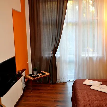 Orange Studio With Balcony شقة كلابيدا